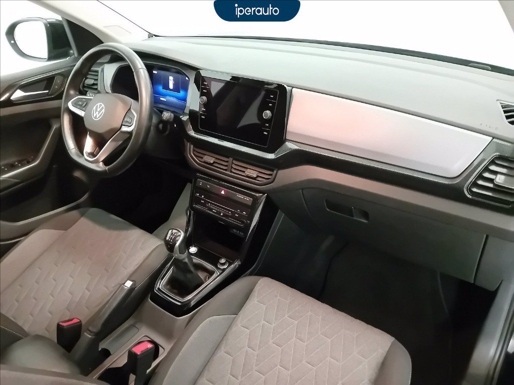 https://cdn-sm.caraffinity.it/images/vehicles/4698371/8/large