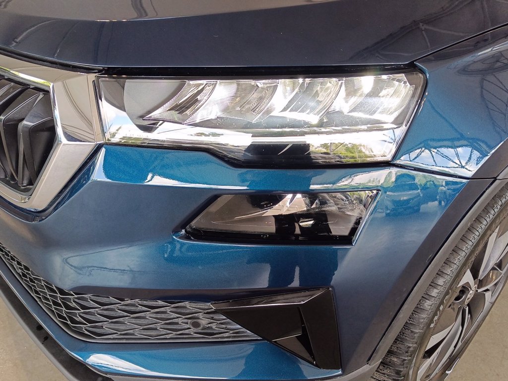 https://cdn-sm.caraffinity.it/images/vehicles/4699347/5/large