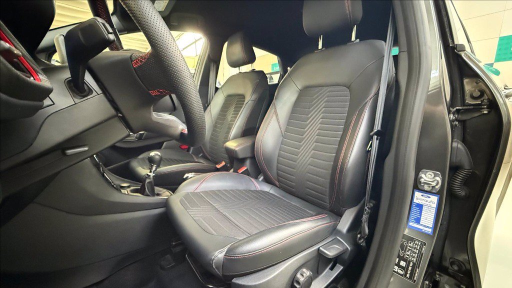 https://cdn-sm.caraffinity.it/images/vehicles/4701029/8/large