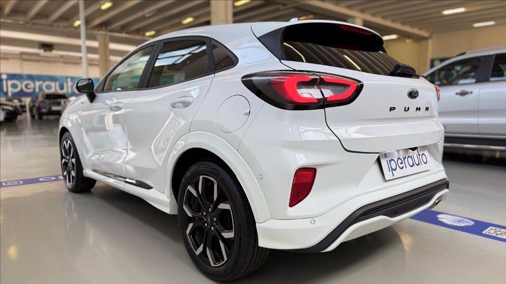 https://cdn-sm.caraffinity.it/images/vehicles/4701031/3/large