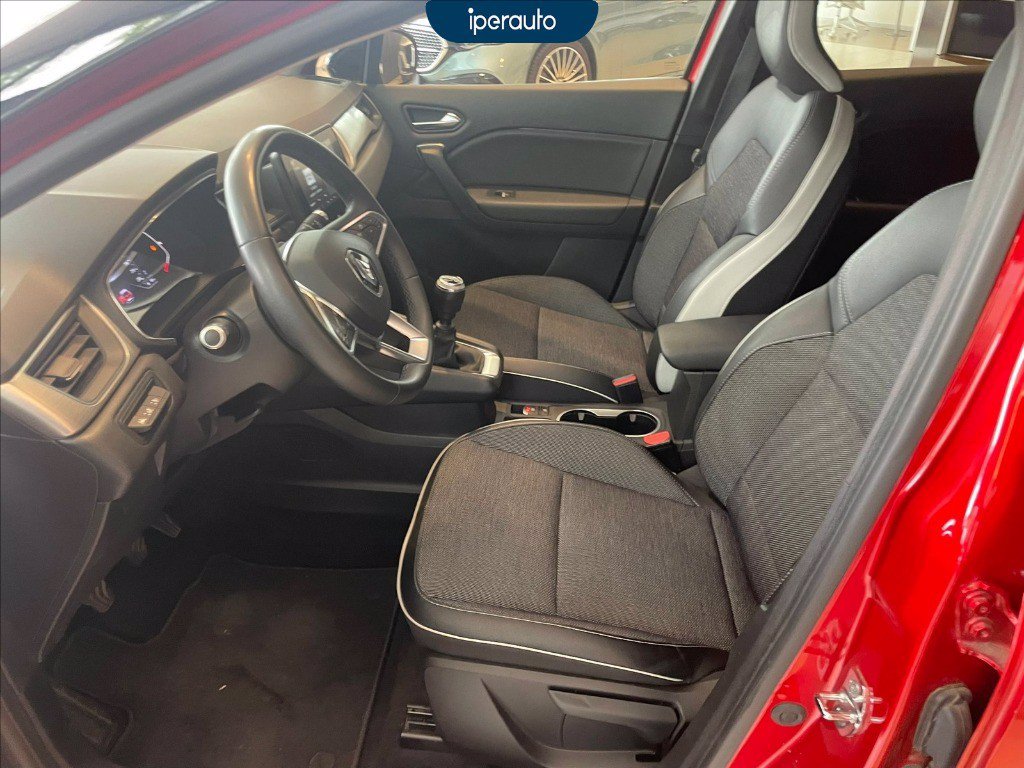 https://cdn-sm.caraffinity.it/images/vehicles/4701335/8/large