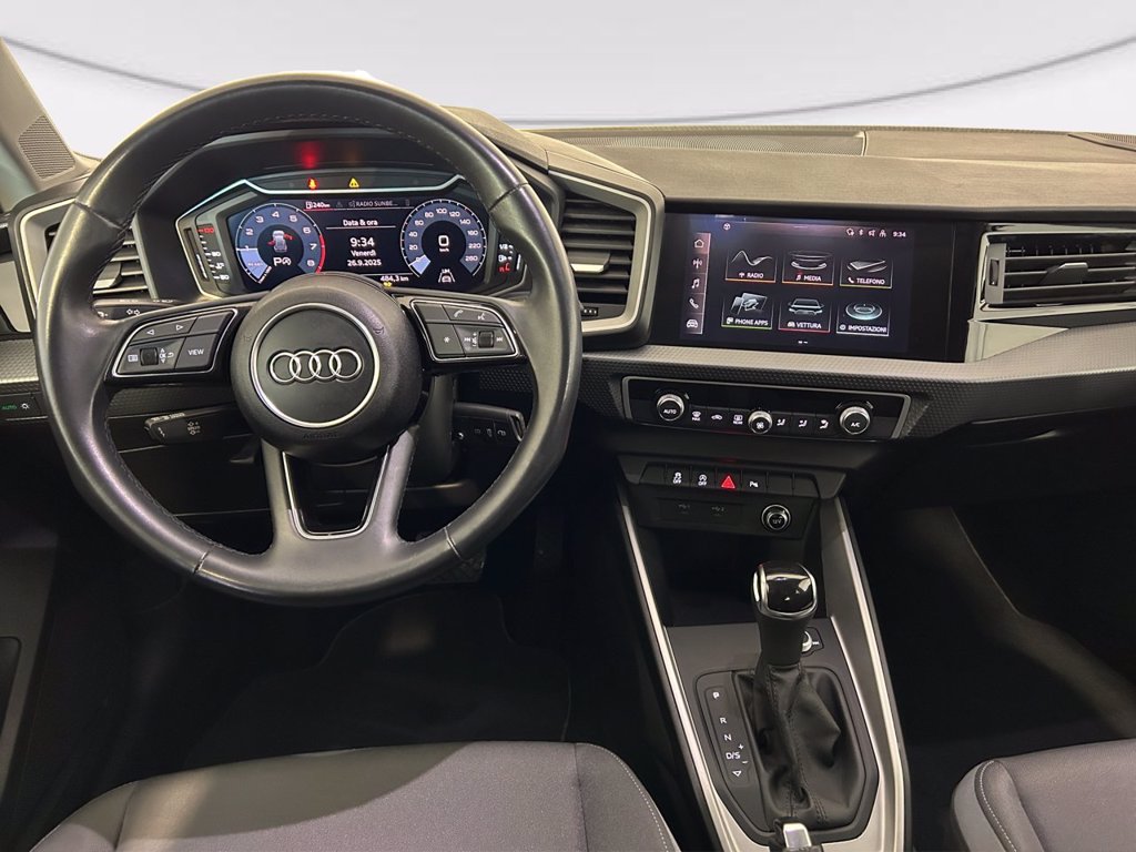https://cdn-sm.caraffinity.it/images/vehicles/4701734/5/large
