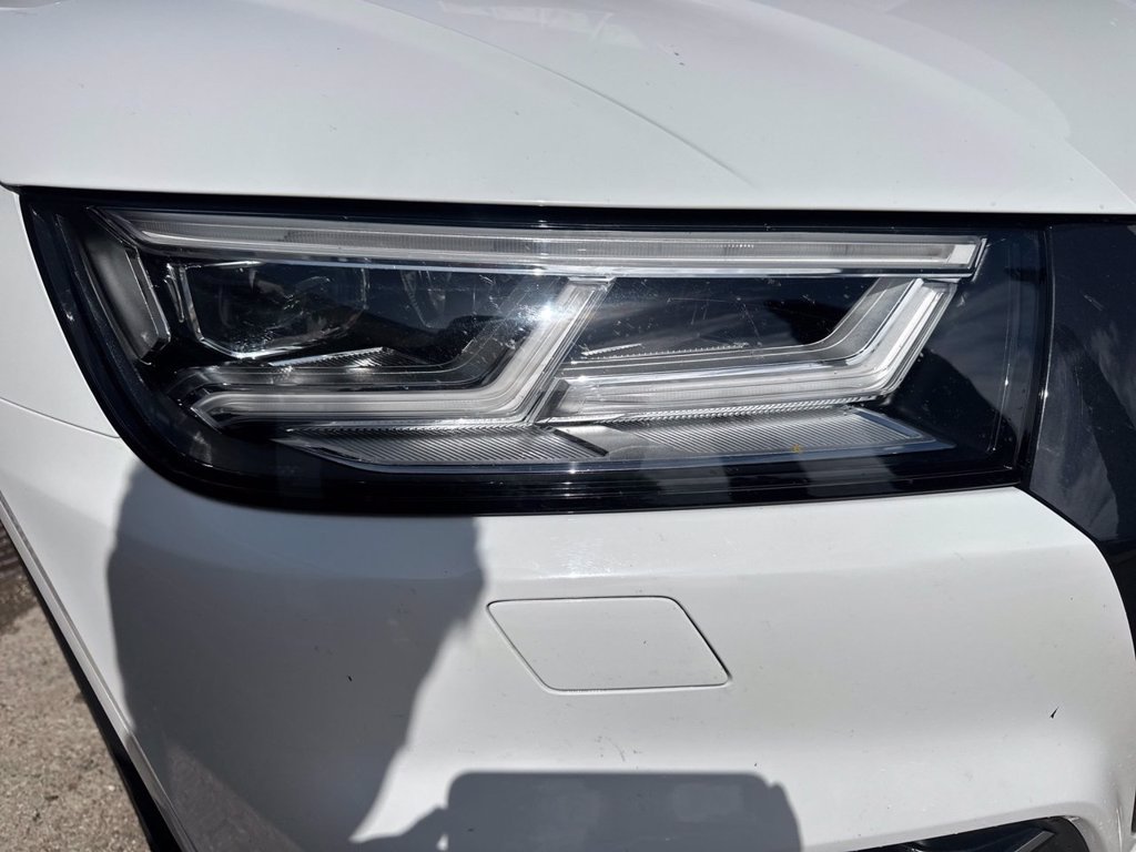 https://cdn-sm.caraffinity.it/images/vehicles/4701735/5/large