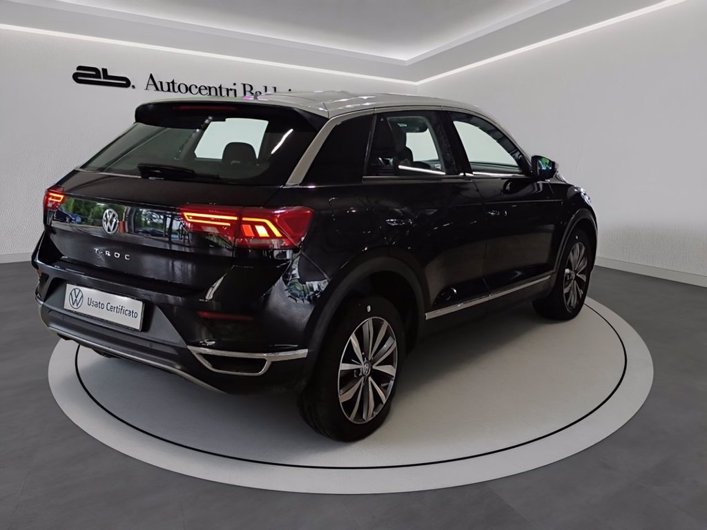 https://cdn-sm.caraffinity.it/images/vehicles/4701736/3/large