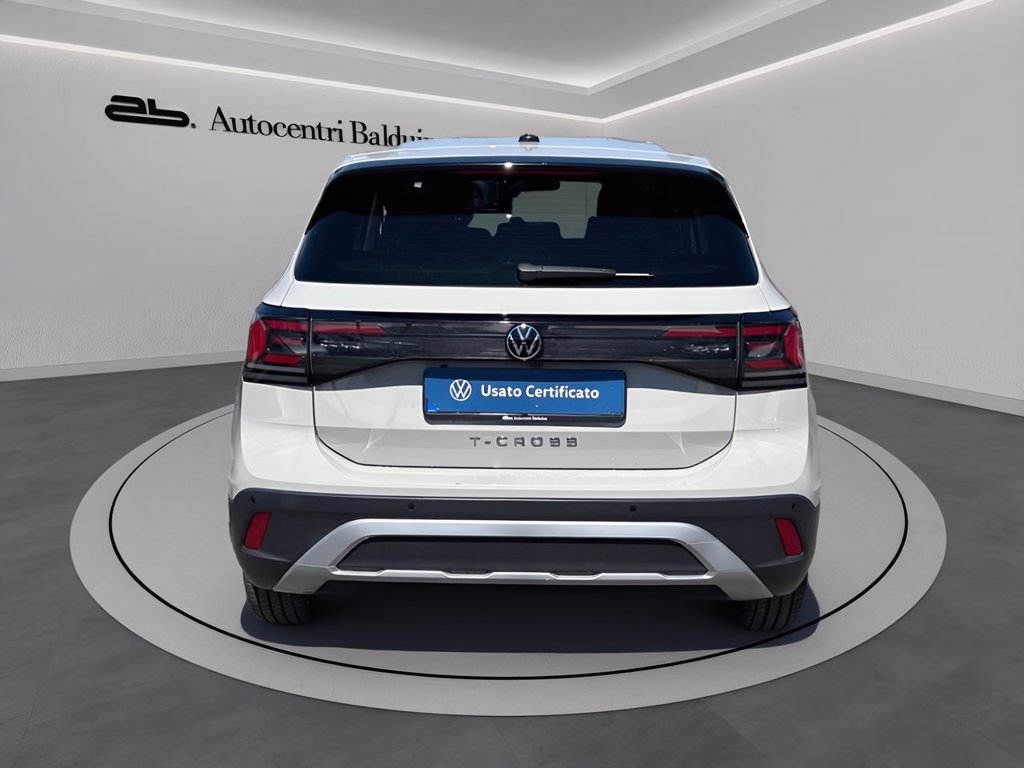 https://cdn-sm.caraffinity.it/images/vehicles/4702661/4/large
