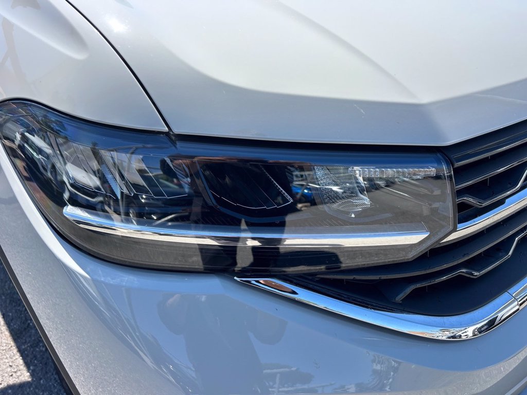 https://cdn-sm.caraffinity.it/images/vehicles/4702661/5/large