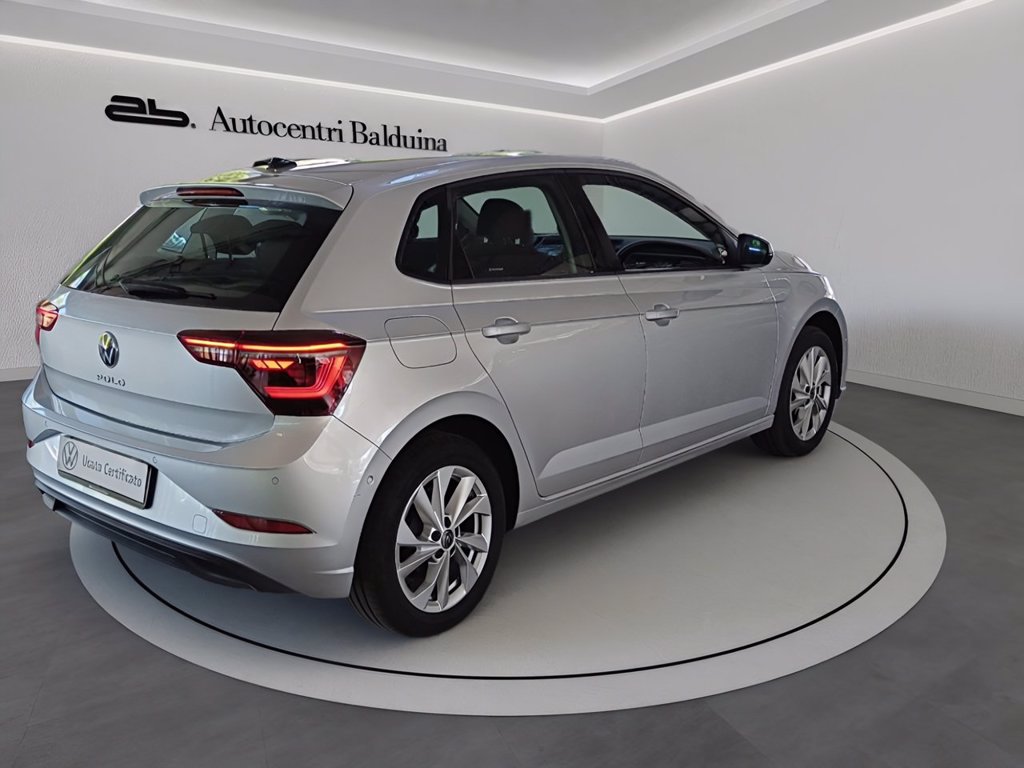 https://cdn-sm.caraffinity.it/images/vehicles/4702670/3/large