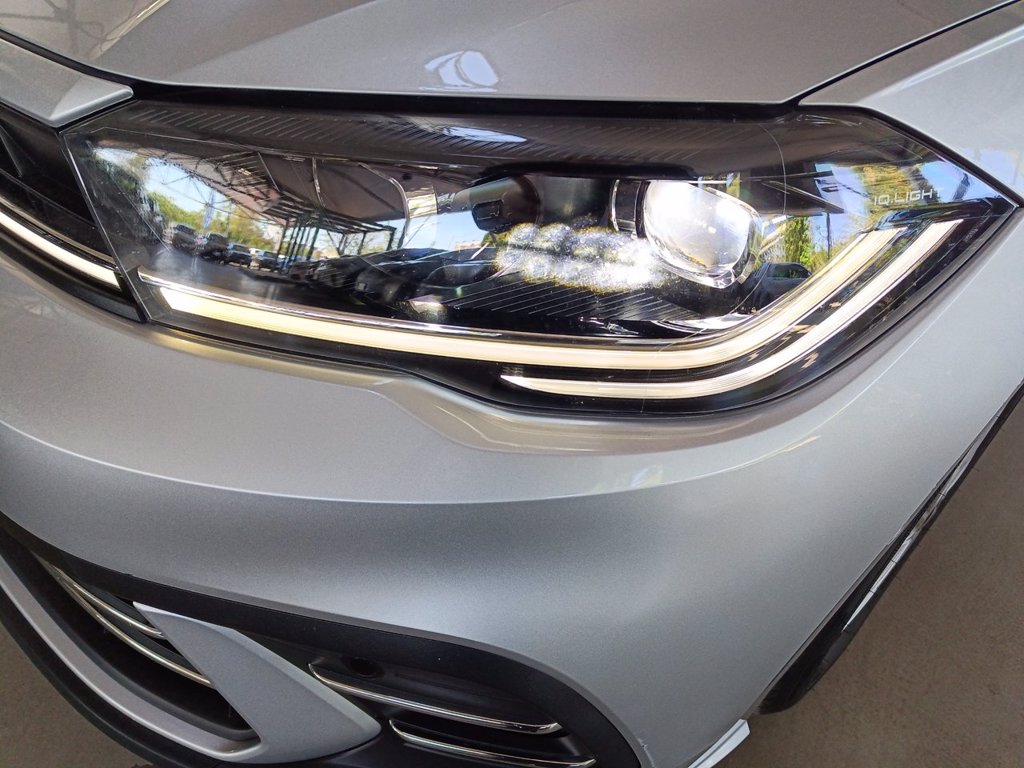 https://cdn-sm.caraffinity.it/images/vehicles/4702670/5/large