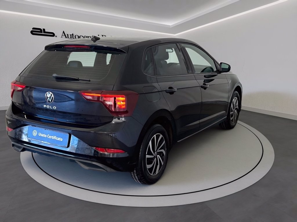 https://cdn-sm.caraffinity.it/images/vehicles/4703935/3/large