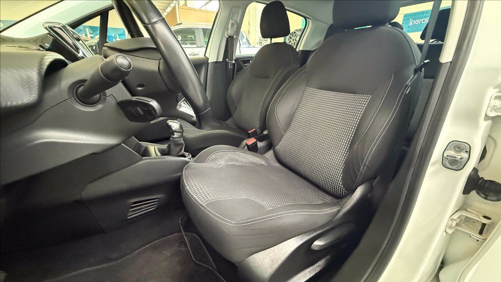 https://cdn-sm.caraffinity.it/images/vehicles/4705118/8/large