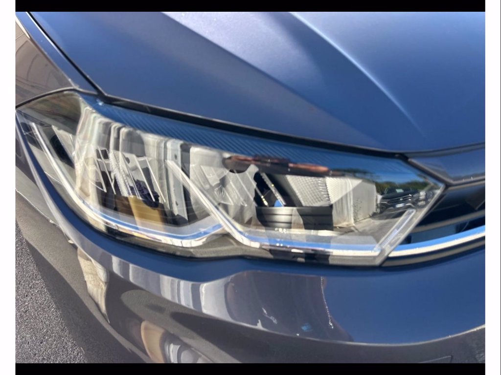 https://cdn-sm.caraffinity.it/images/vehicles/4705487/5/large