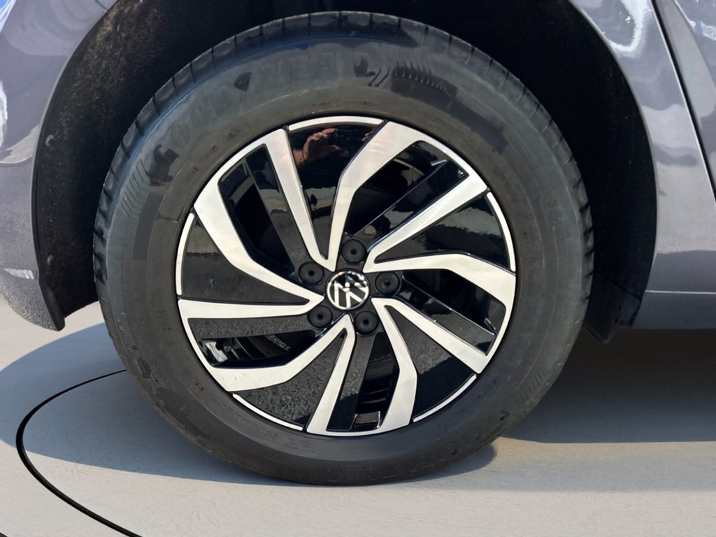 https://cdn-sm.caraffinity.it/images/vehicles/4705487/6/large
