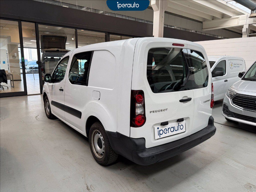 https://cdn-sm.caraffinity.it/images/vehicles/4705753/6/large