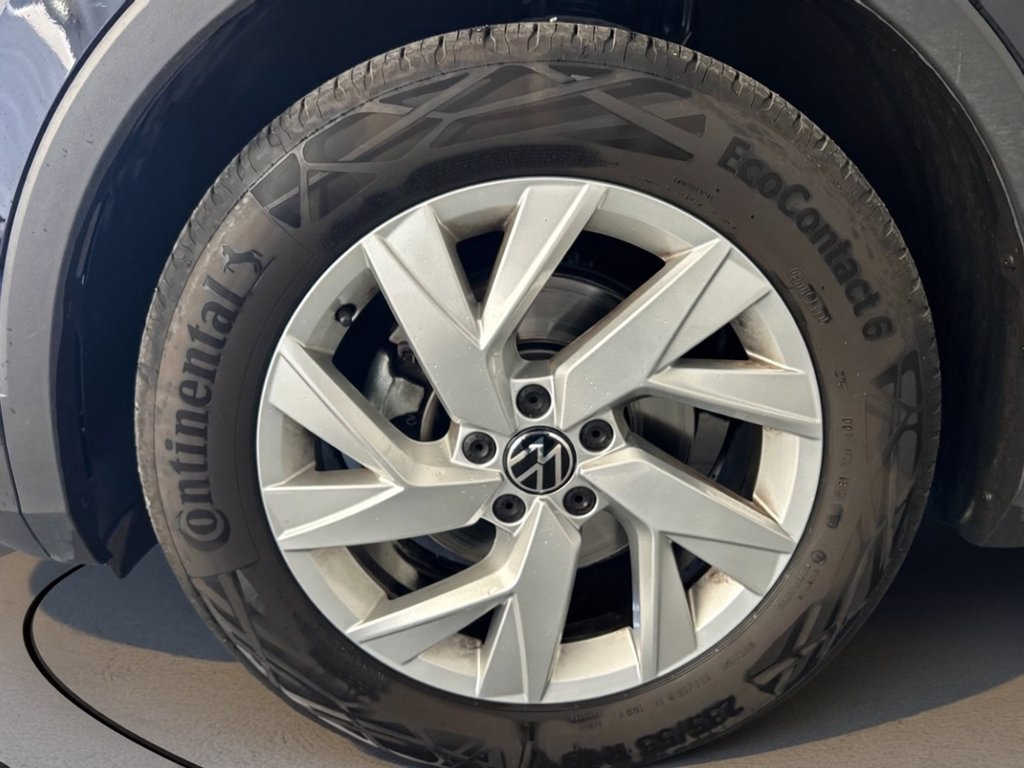 https://cdn-sm.caraffinity.it/images/vehicles/4706182/5/large
