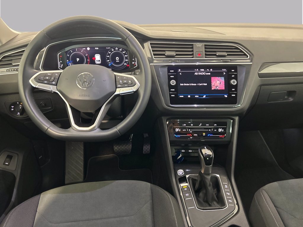 https://cdn-sm.caraffinity.it/images/vehicles/4706182/6/large