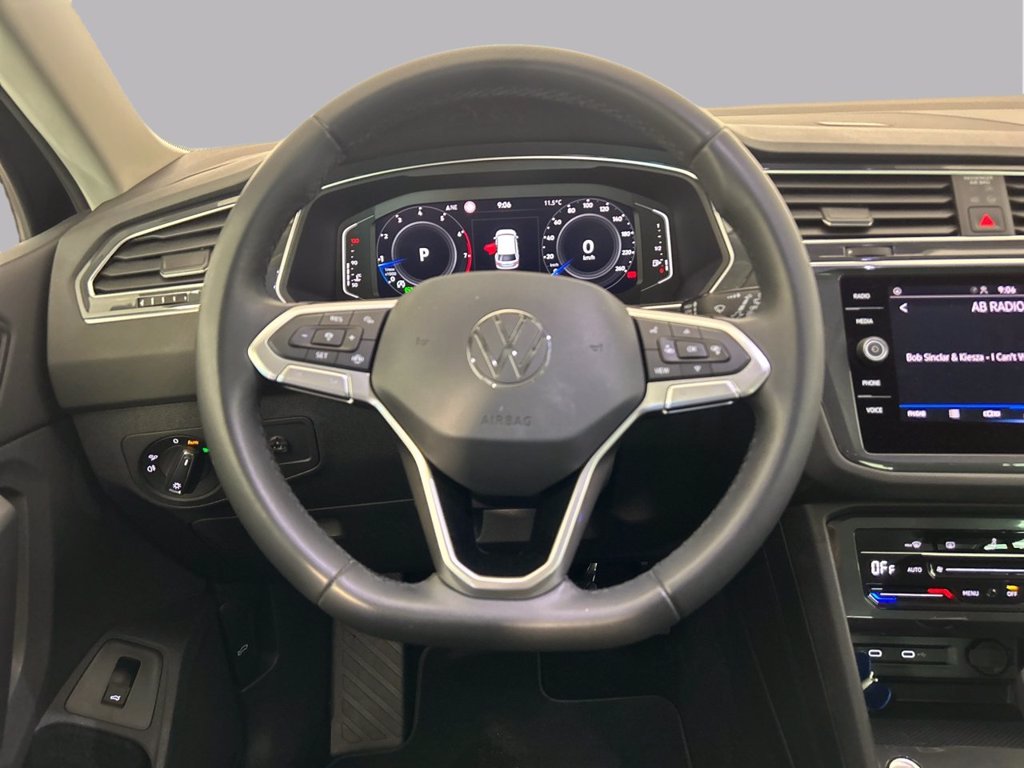 https://cdn-sm.caraffinity.it/images/vehicles/4706182/7/large