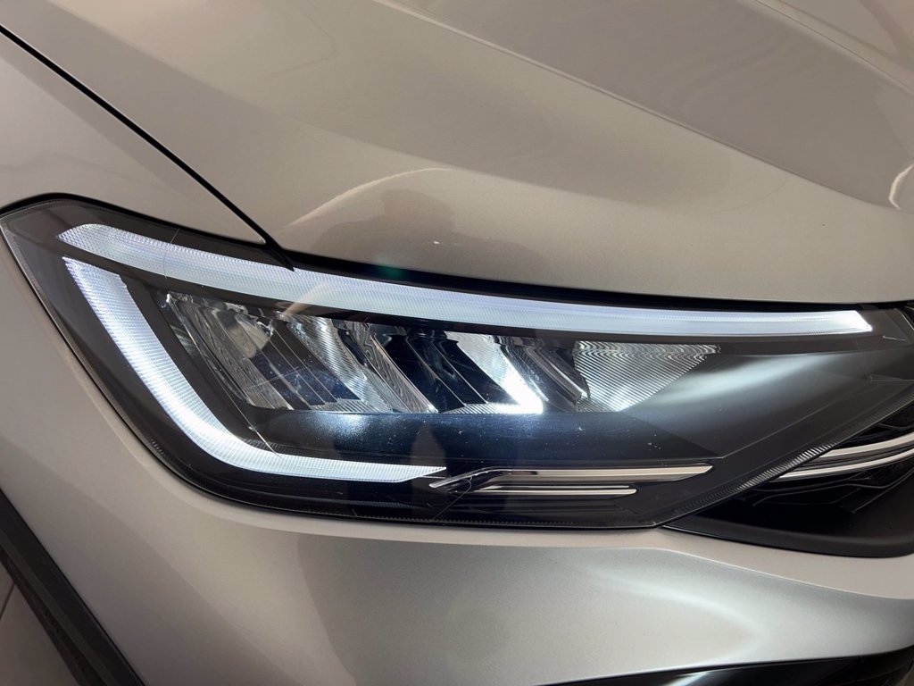 https://cdn-sm.caraffinity.it/images/vehicles/4706189/5/large