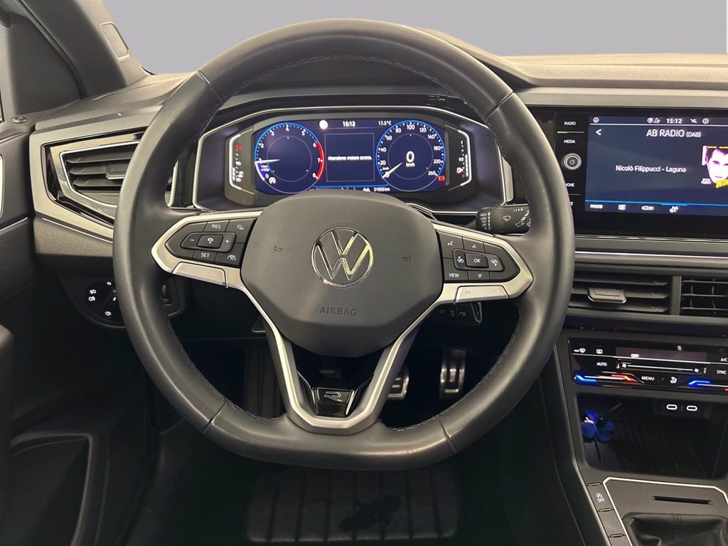 https://cdn-sm.caraffinity.it/images/vehicles/4706189/8/large