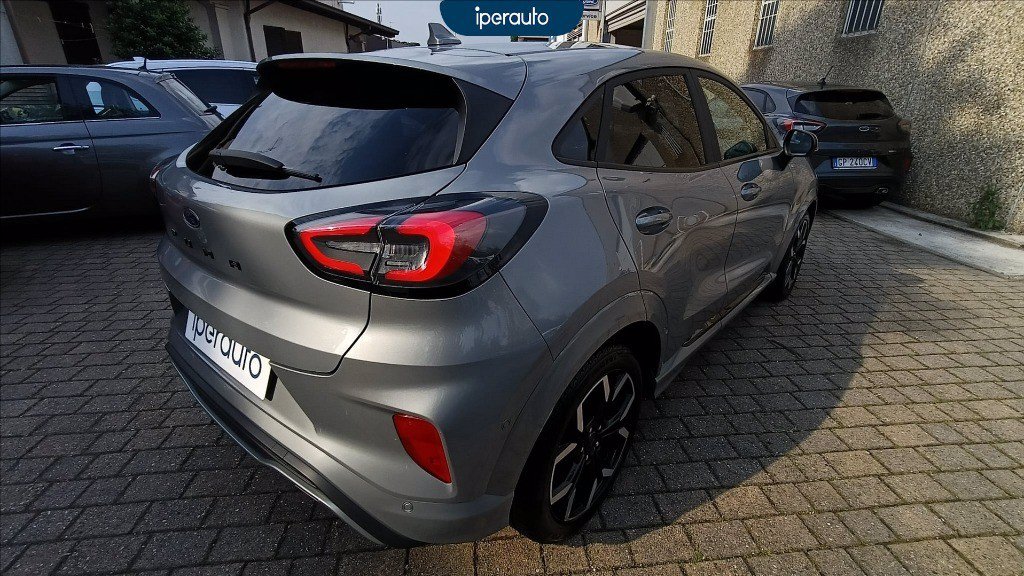 https://cdn-sm.caraffinity.it/images/vehicles/4706363/3/large