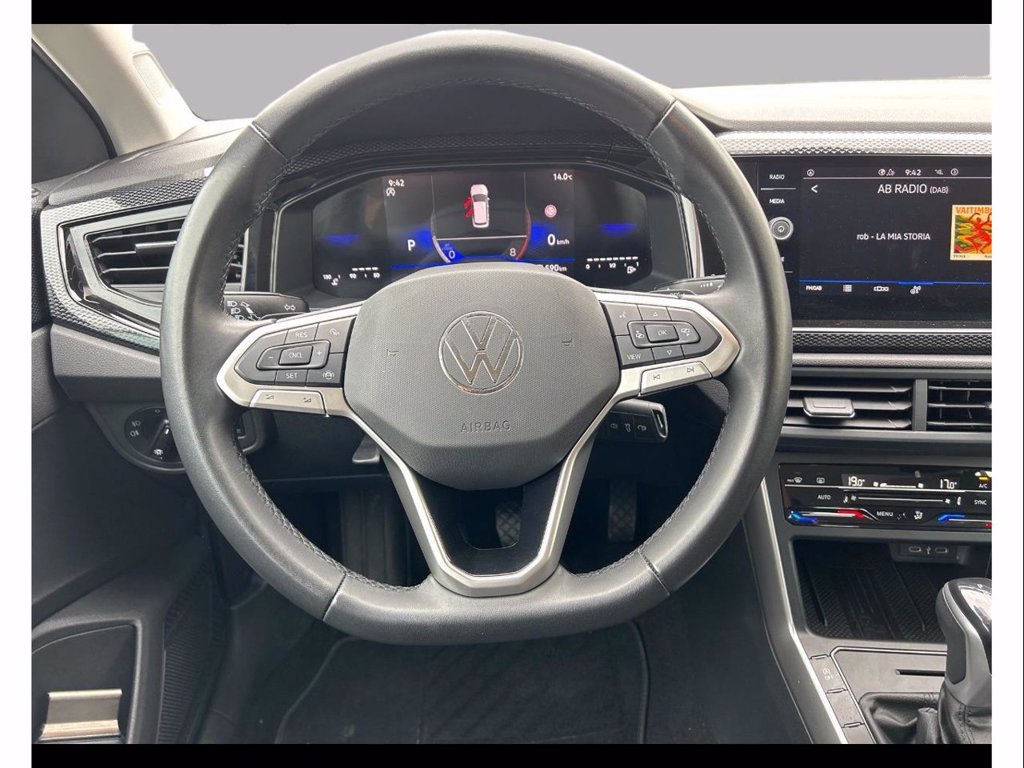 https://cdn-sm.caraffinity.it/images/vehicles/4707492/8/large