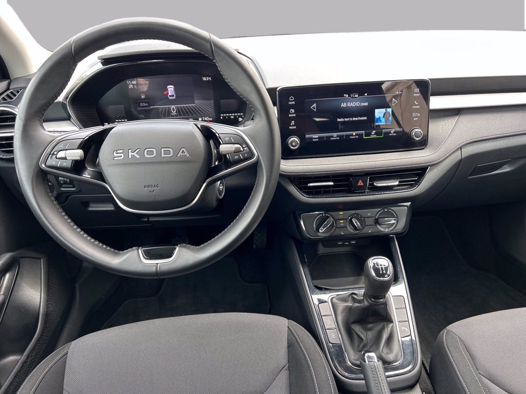 https://cdn-sm.caraffinity.it/images/vehicles/4707494/7/large