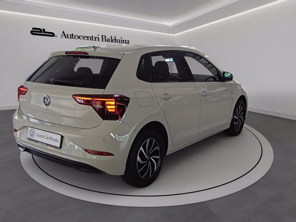 https://cdn-sm.caraffinity.it/images/vehicles/4707496/3/large