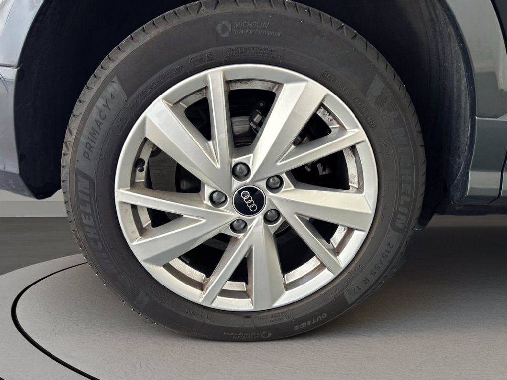 https://cdn-sm.caraffinity.it/images/vehicles/4708544/6/large