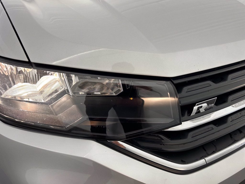 https://cdn-sm.caraffinity.it/images/vehicles/4708547/5/large