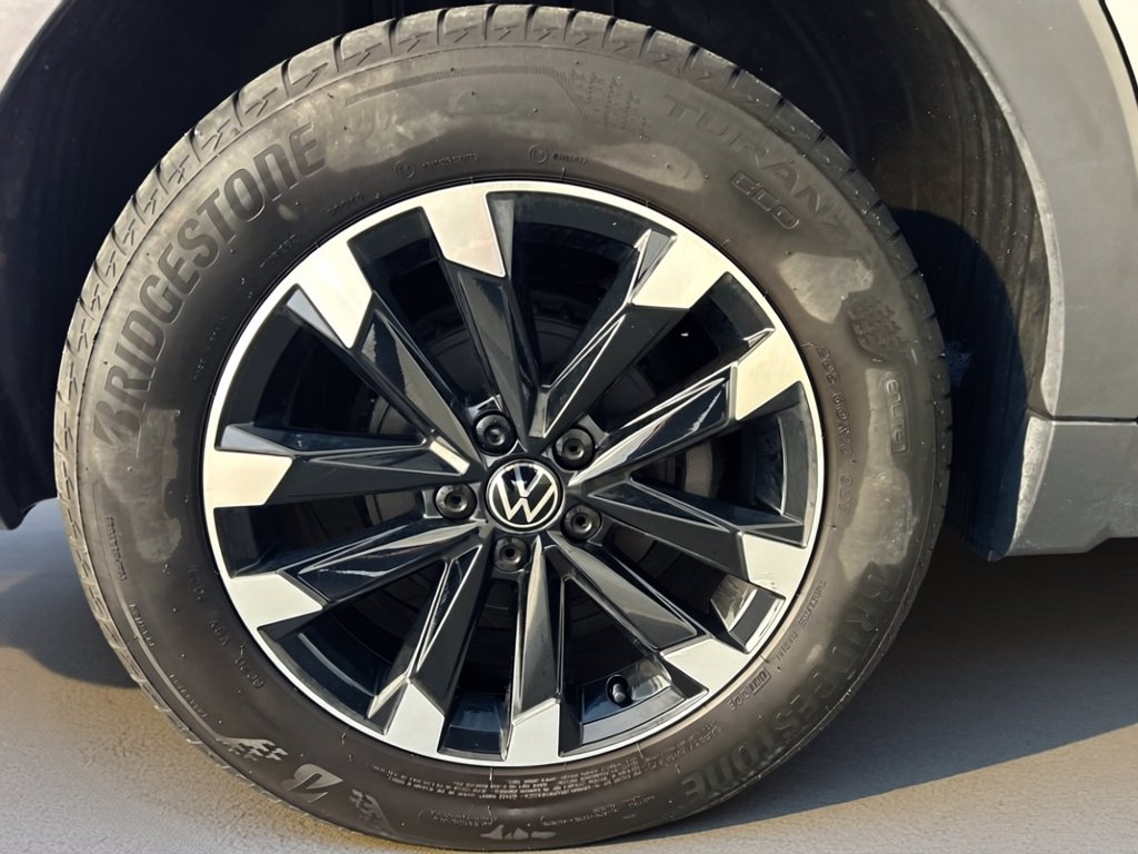 https://cdn-sm.caraffinity.it/images/vehicles/4708547/6/large