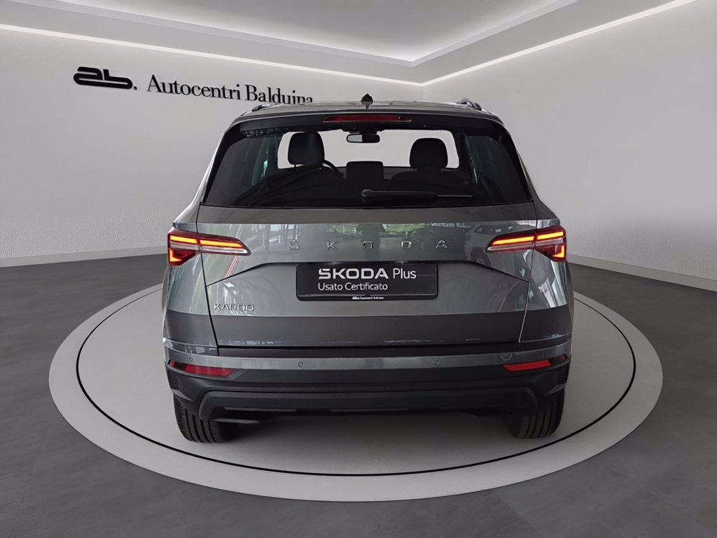 https://cdn-sm.caraffinity.it/images/vehicles/4708552/4/large