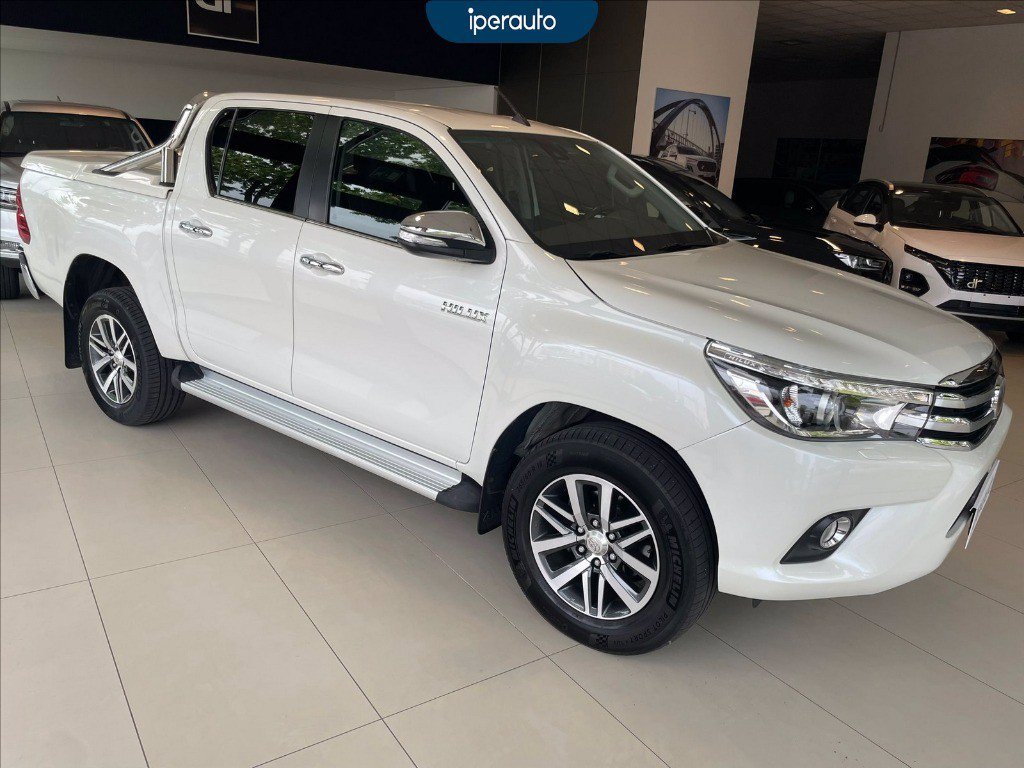 https://cdn-sm.caraffinity.it/images/vehicles/4708687/3/large
