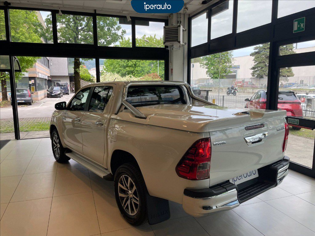 https://cdn-sm.caraffinity.it/images/vehicles/4708687/6/large
