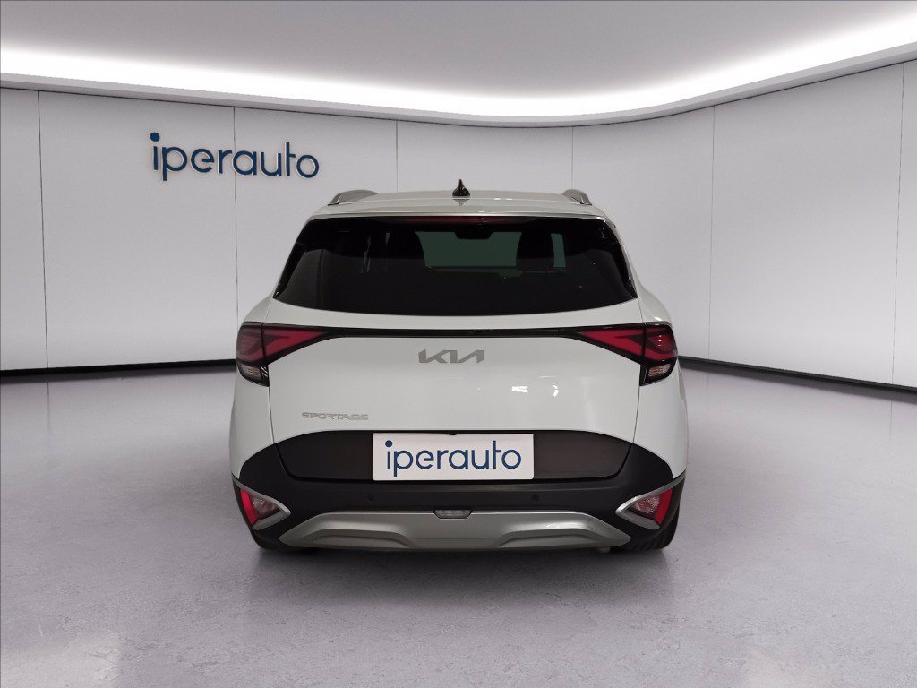 https://cdn-sm.caraffinity.it/images/vehicles/4708691/4/large