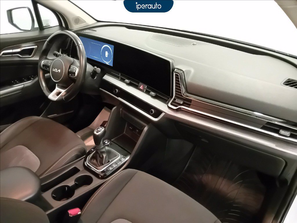 https://cdn-sm.caraffinity.it/images/vehicles/4708691/8/large
