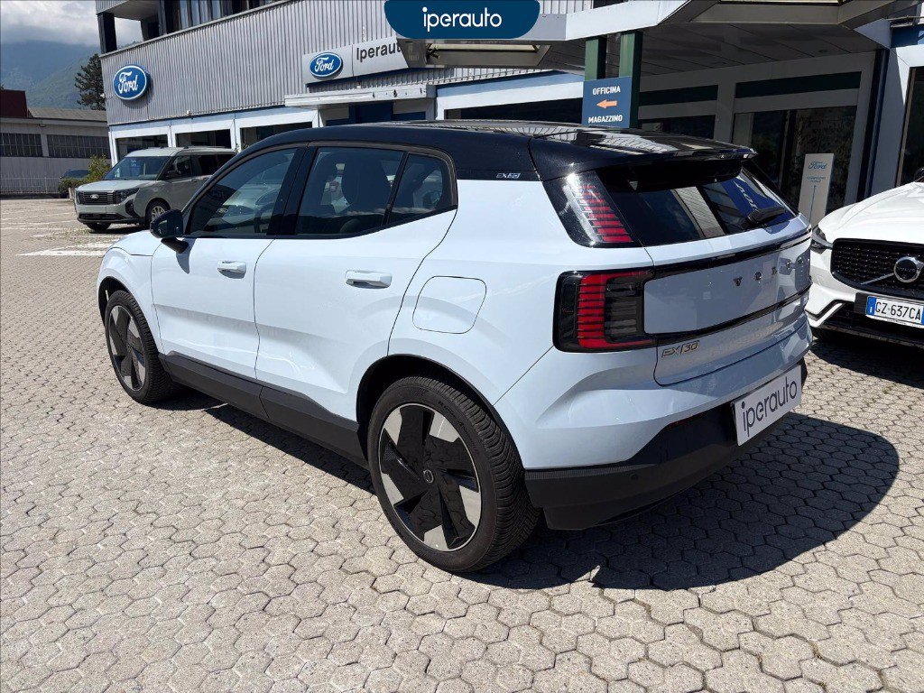 https://cdn-sm.caraffinity.it/images/vehicles/4708692/5/large