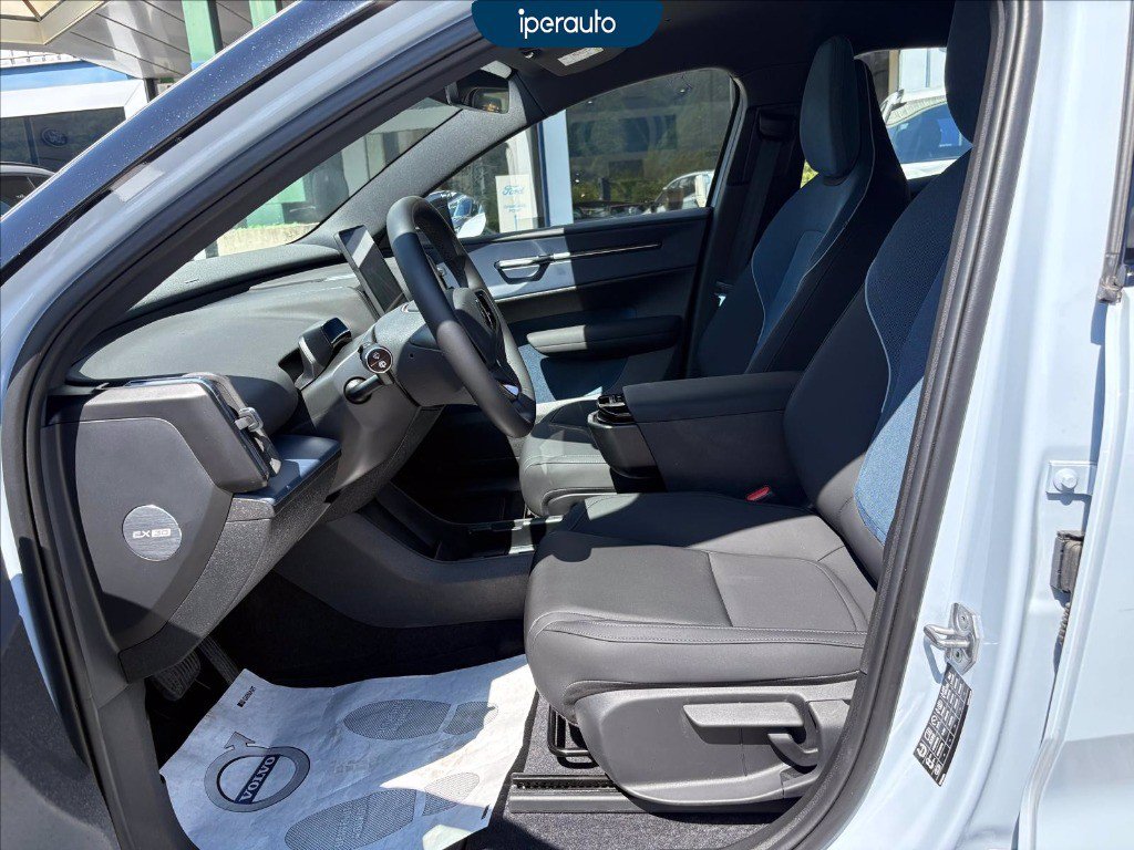 https://cdn-sm.caraffinity.it/images/vehicles/4708692/7/large