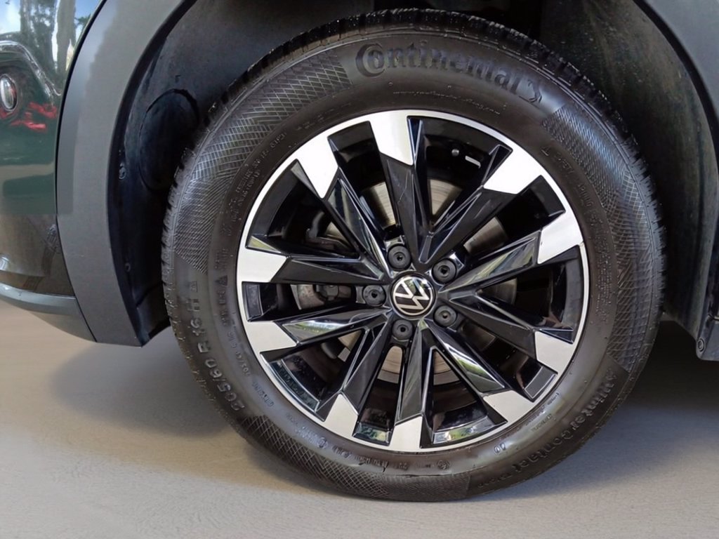 https://cdn-sm.caraffinity.it/images/vehicles/4709453/6/large