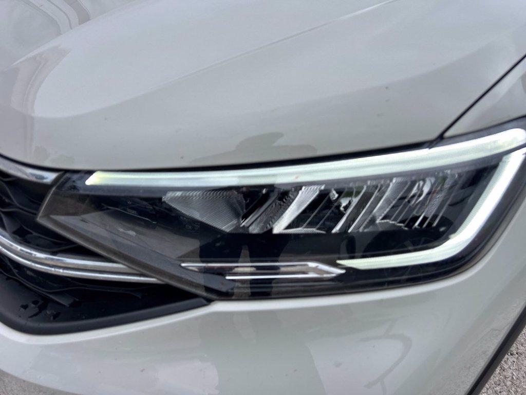 https://cdn-sm.caraffinity.it/images/vehicles/4709455/5/large