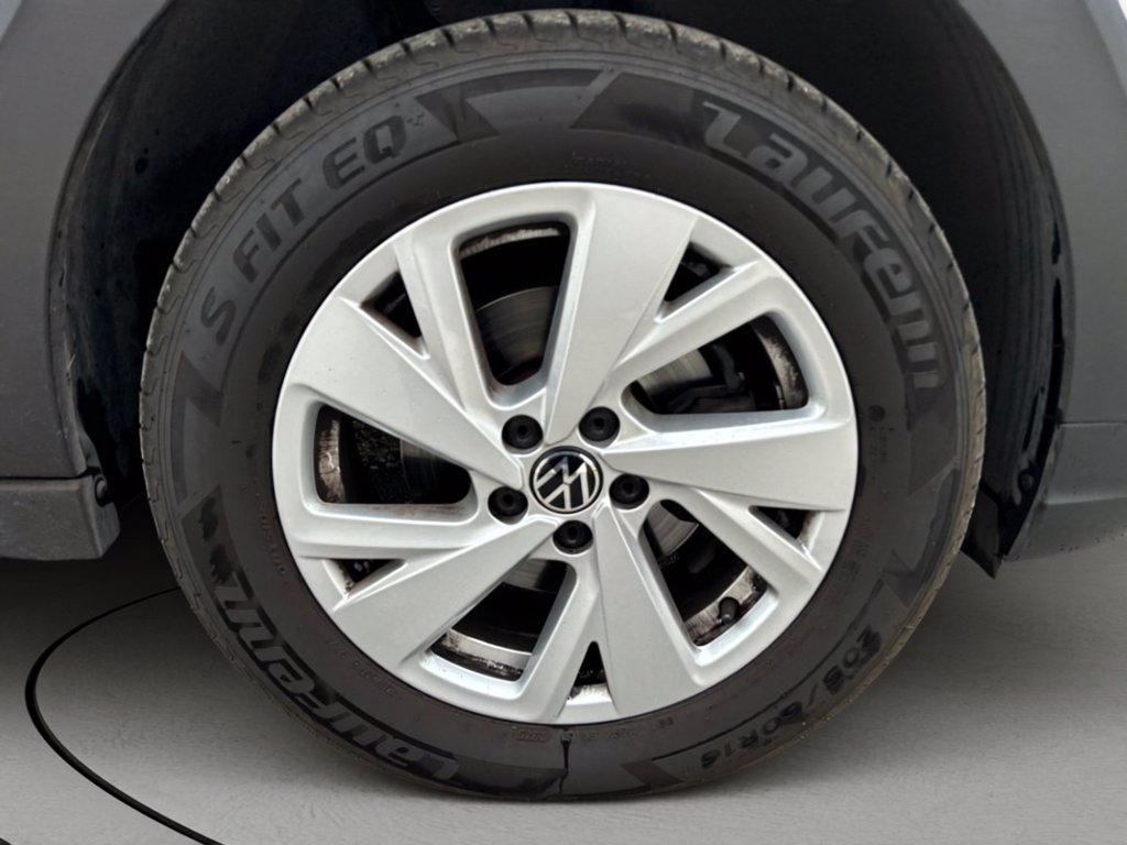 https://cdn-sm.caraffinity.it/images/vehicles/4709455/6/large