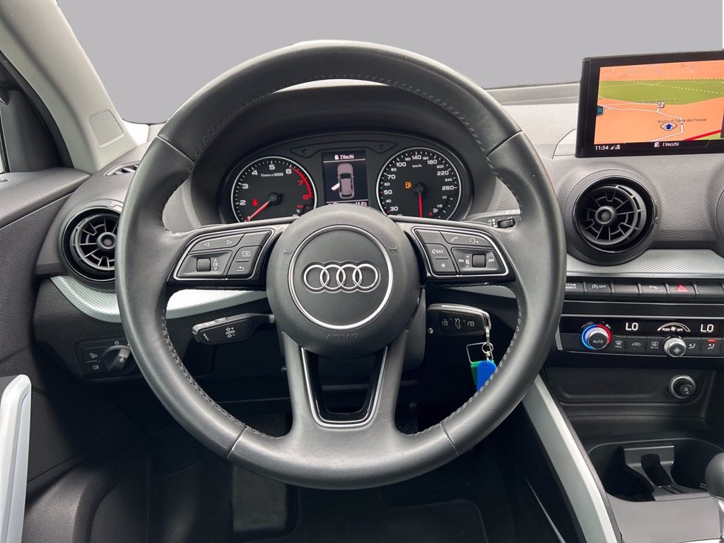 https://cdn-sm.caraffinity.it/images/vehicles/4709456/8/large