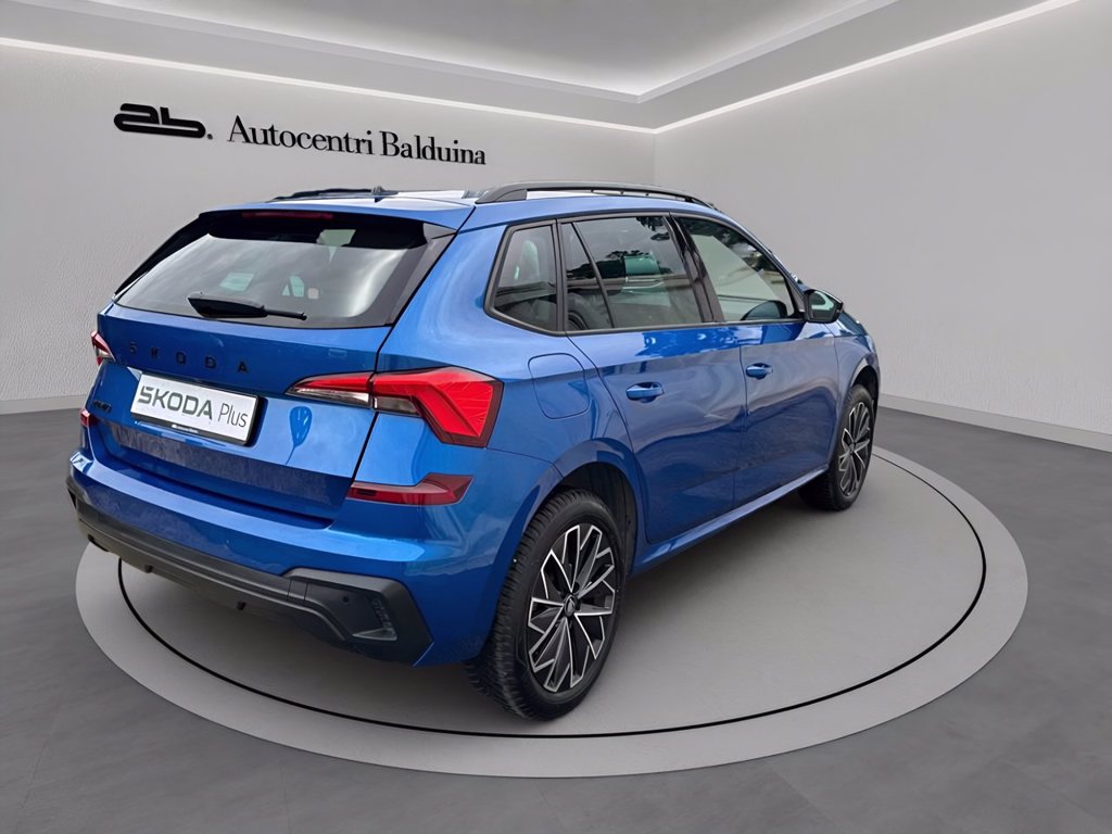 https://cdn-sm.caraffinity.it/images/vehicles/4709458/3/large