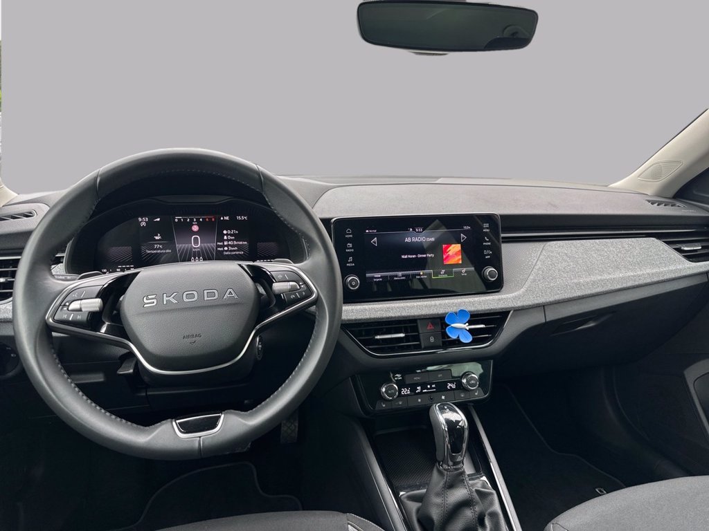 https://cdn-sm.caraffinity.it/images/vehicles/4709458/7/large