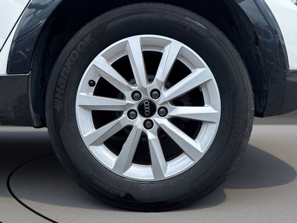 https://cdn-sm.caraffinity.it/images/vehicles/4709460/6/large