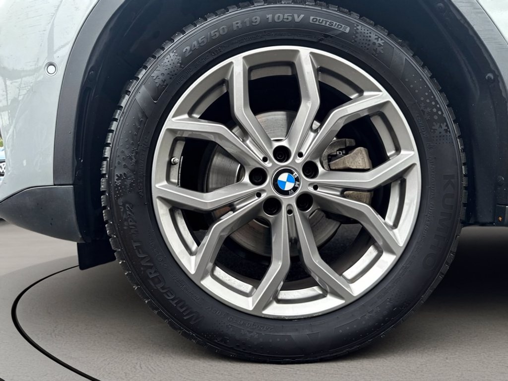 https://cdn-sm.caraffinity.it/images/vehicles/4709465/6/large