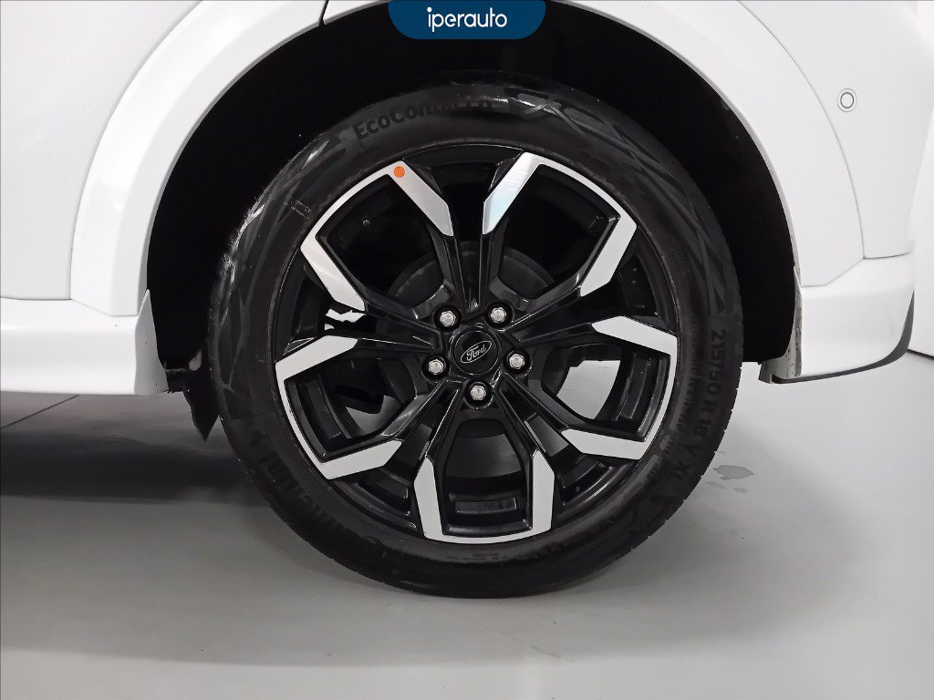 https://cdn-sm.caraffinity.it/images/vehicles/4709659/6/large