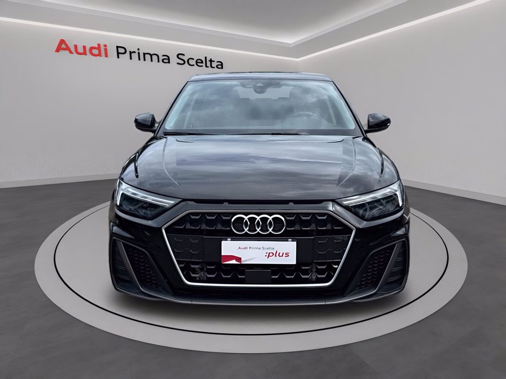 https://cdn-sm.caraffinity.it/images/vehicles/4709878/1/large