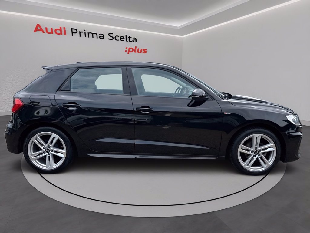 https://cdn-sm.caraffinity.it/images/vehicles/4709878/2/large