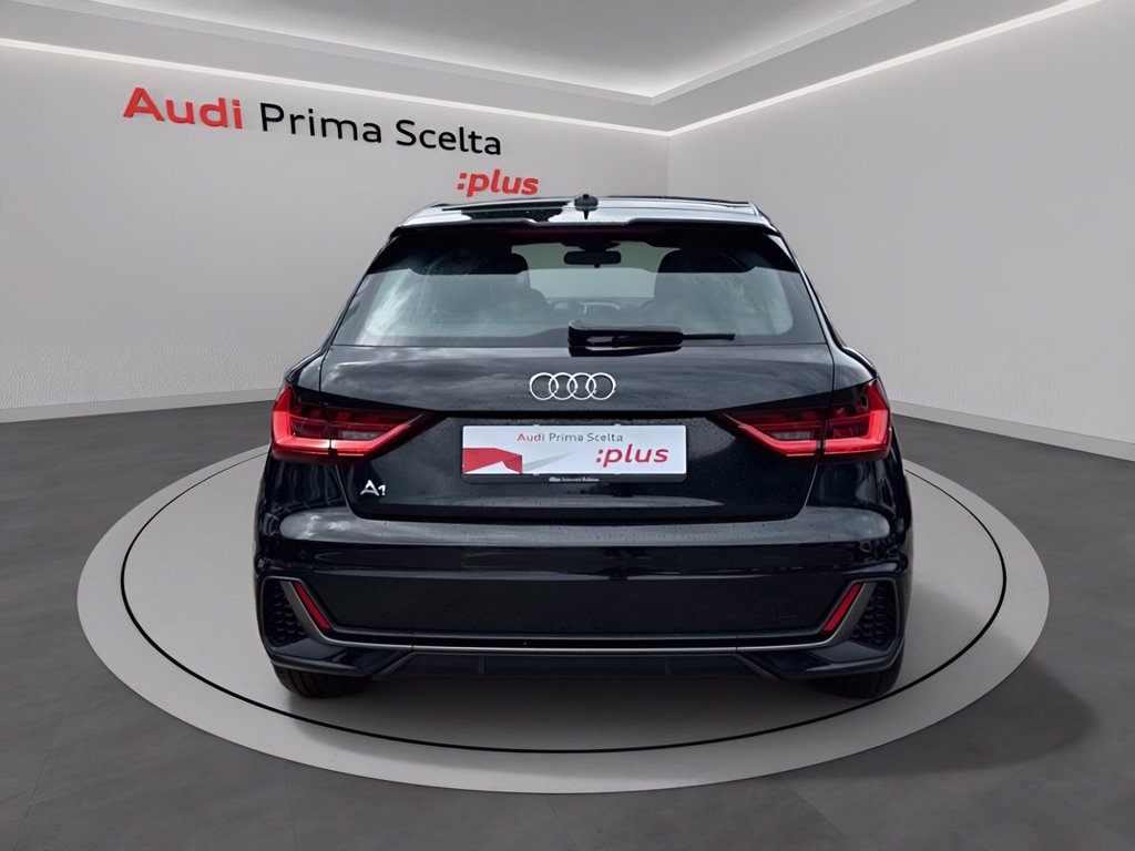 https://cdn-sm.caraffinity.it/images/vehicles/4709878/4/large
