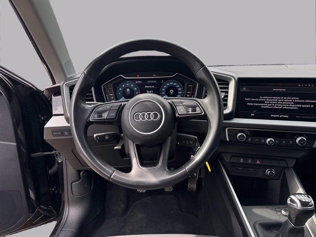 https://cdn-sm.caraffinity.it/images/vehicles/4709878/8/large