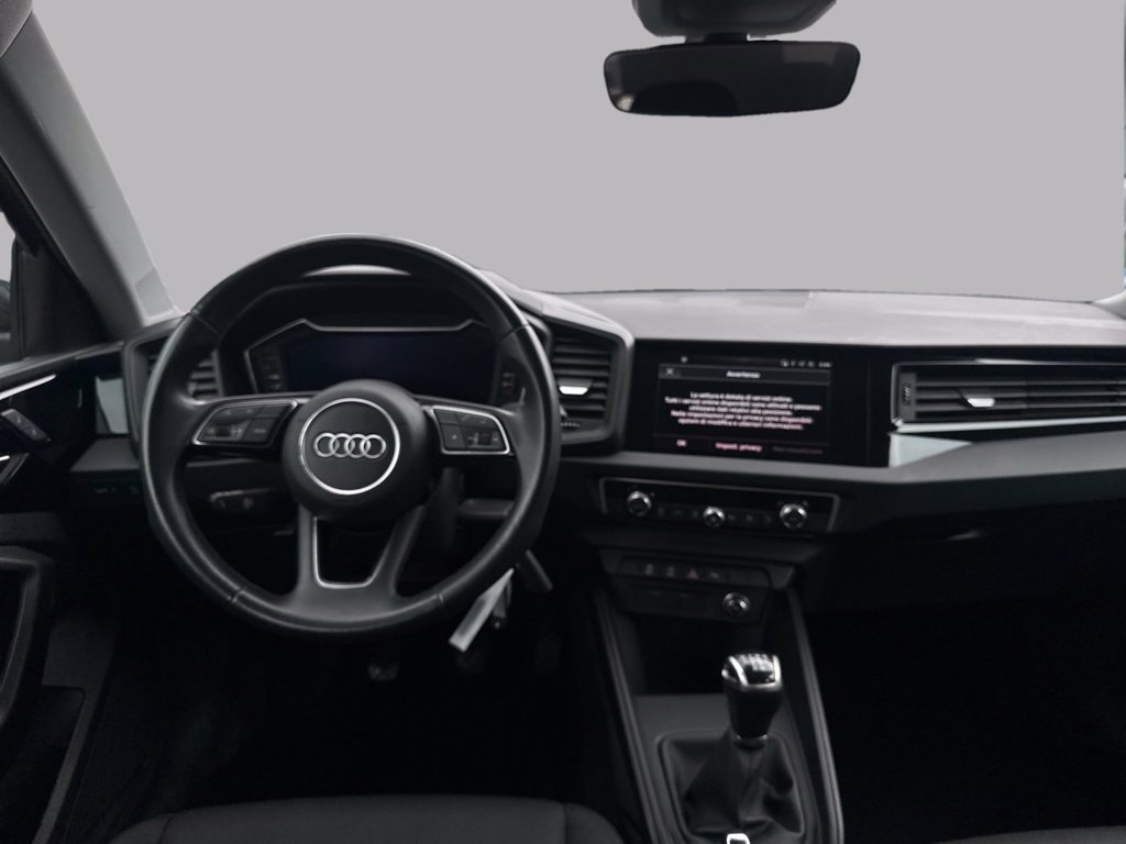 https://cdn-sm.caraffinity.it/images/vehicles/4709883/7/large